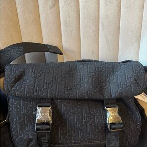 Elegant Black Men's Messenger Bag